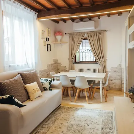 Country Chic Pistoia-casa In Campagna Giardino, Parking Holiday home Pistoia