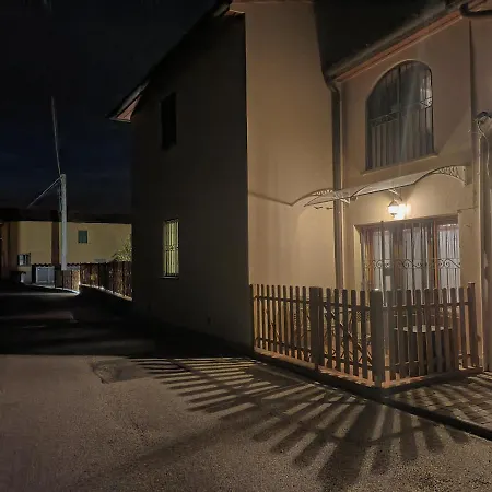 Country Chic Pistoia-casa In Campagna Giardino, Parking Holiday home Pistoia
